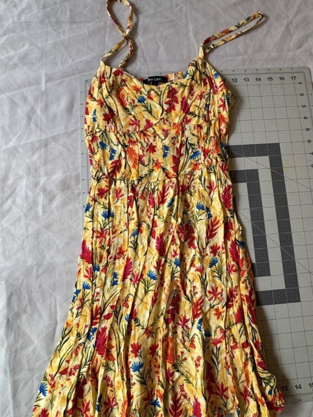 New Look Women's Size L Floral Smocked-Back Rayon Cami Sundress Yellow